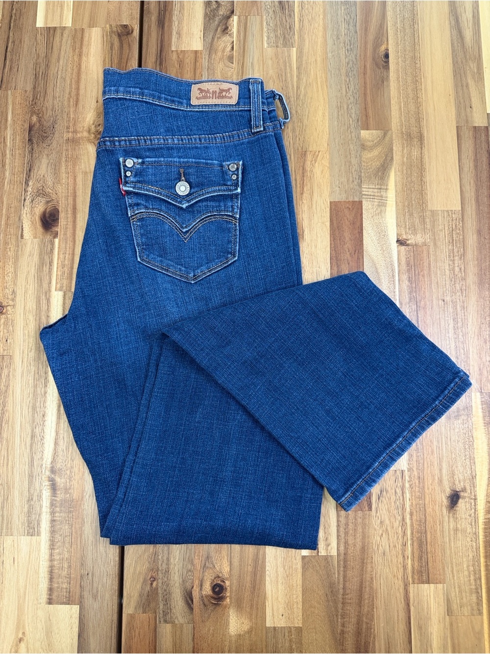 Levi’s Slimming Straight Leg Jeans
